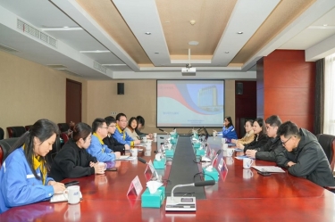 市委常委、宣傳部部長(zhǎng)沈志鳳蒞臨景興紙業(yè)慰問高端人才